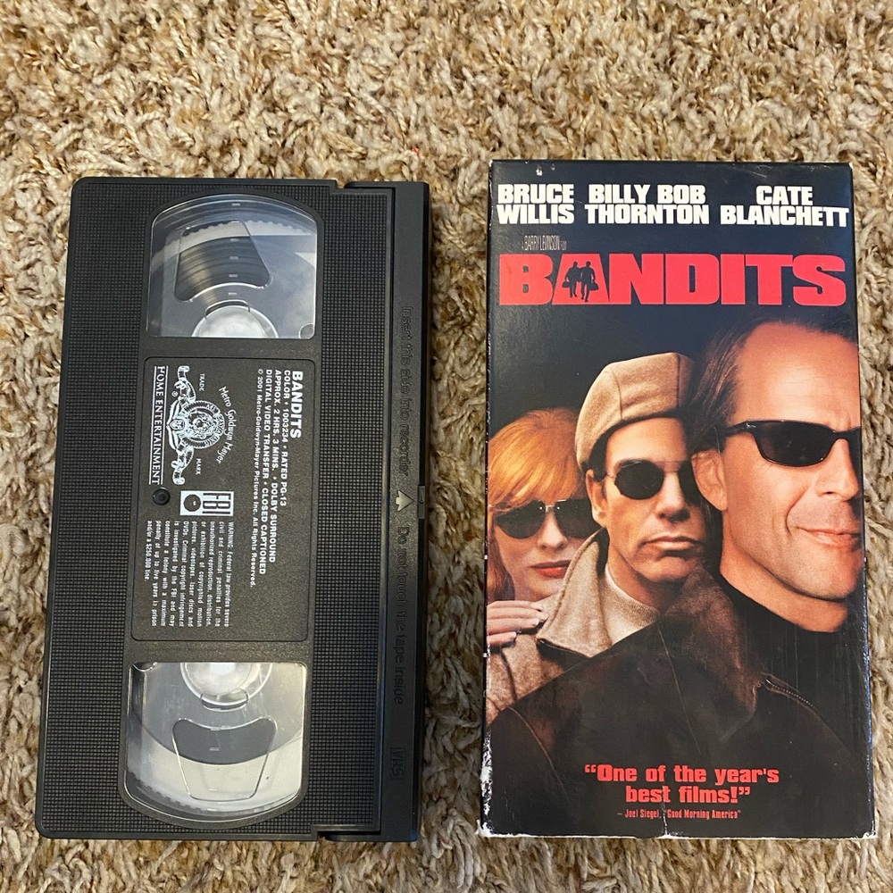 BANDITS VHS TAPE - Picture 3 of 3